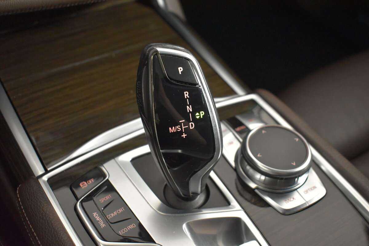 Купить BMW 7 серии с пробегом. Фото: #22