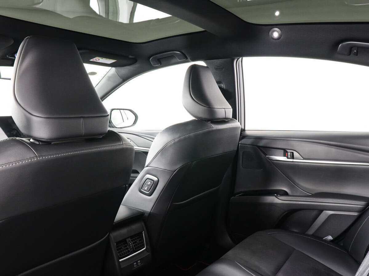Купить Toyota Camry с пробегом. Фото: #11