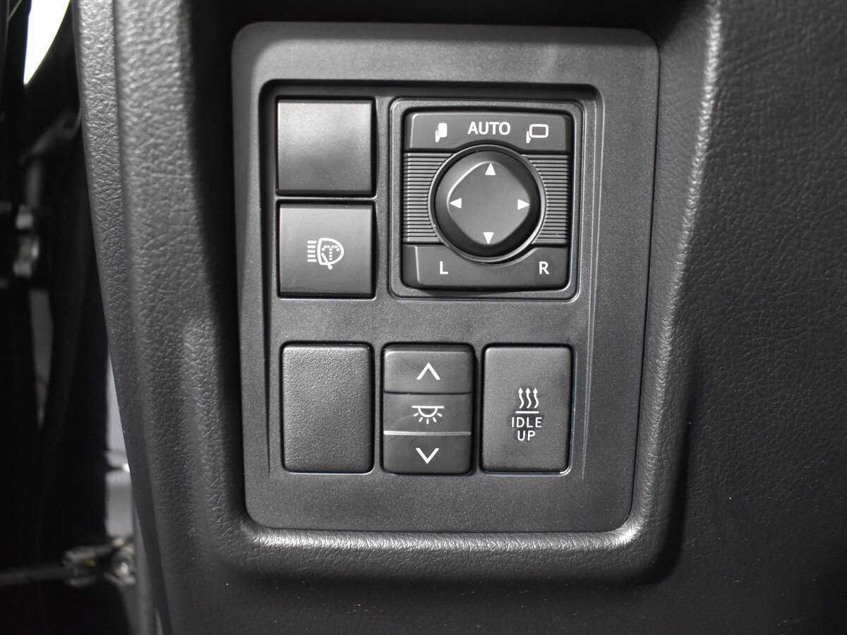 Купить Toyota Land Cruiser Prado с пробегом. Фото: #9