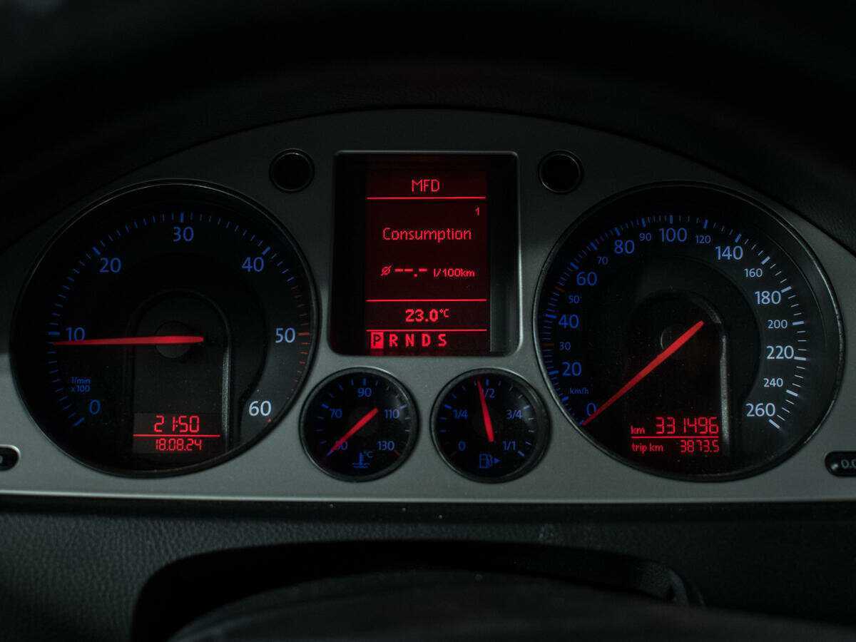 Купить Volkswagen Passat с пробегом. Фото: #10