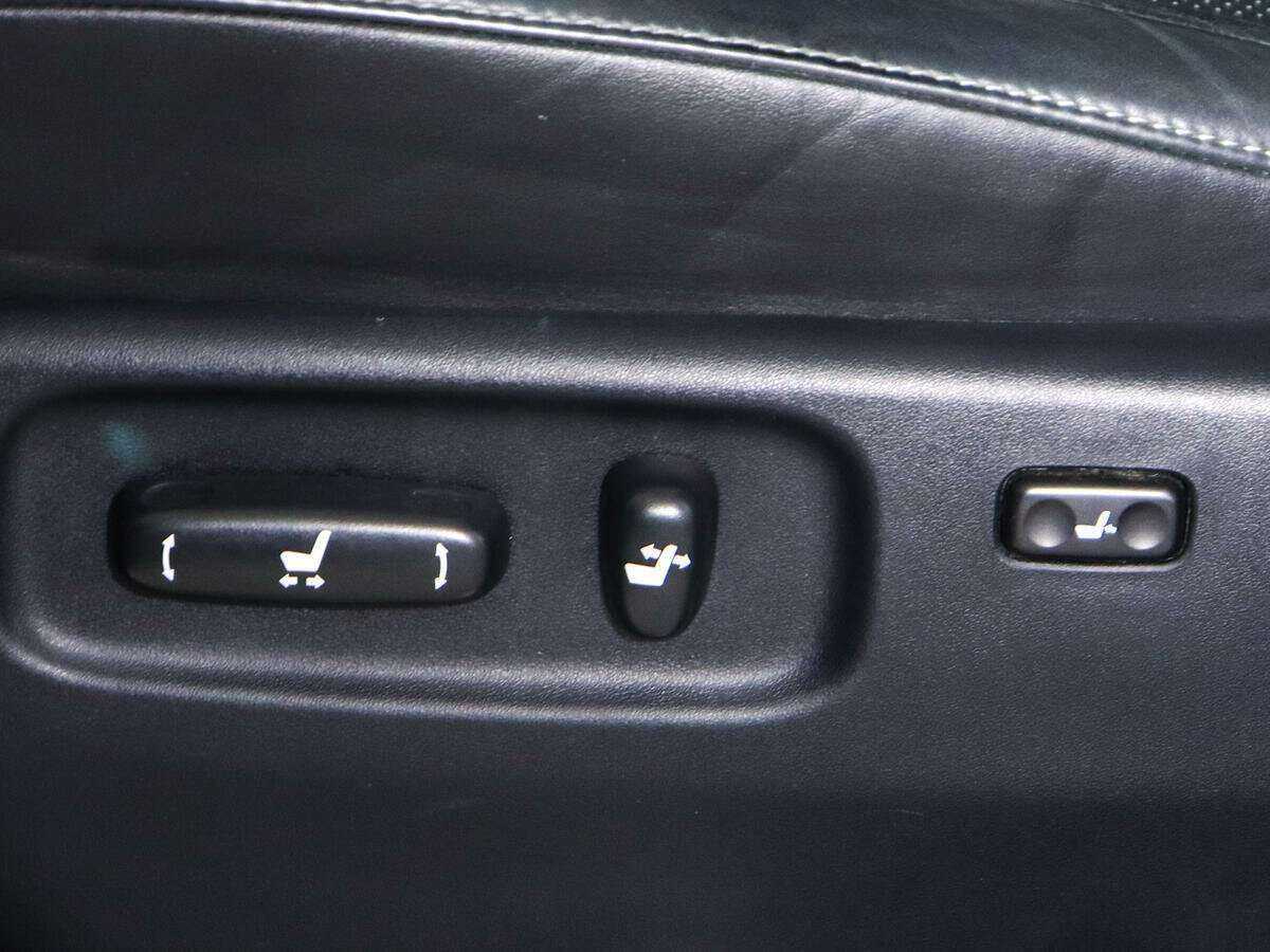 Купить Toyota Land Cruiser с пробегом. Фото: #24