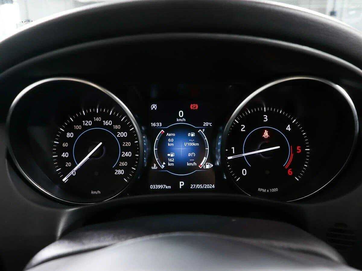 Купить Jaguar XE с пробегом. Фото: #9