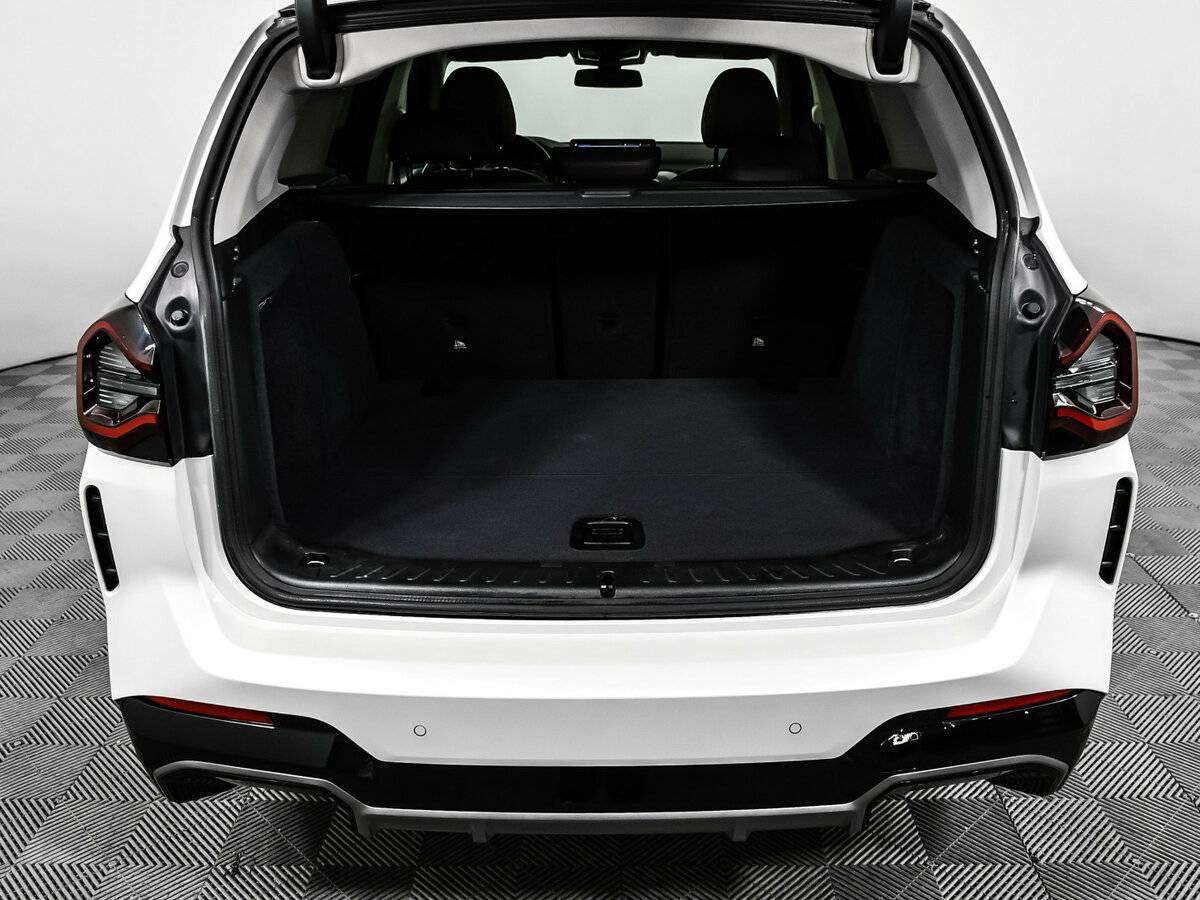 Купить BMW iX3 с пробегом. Фото: #17