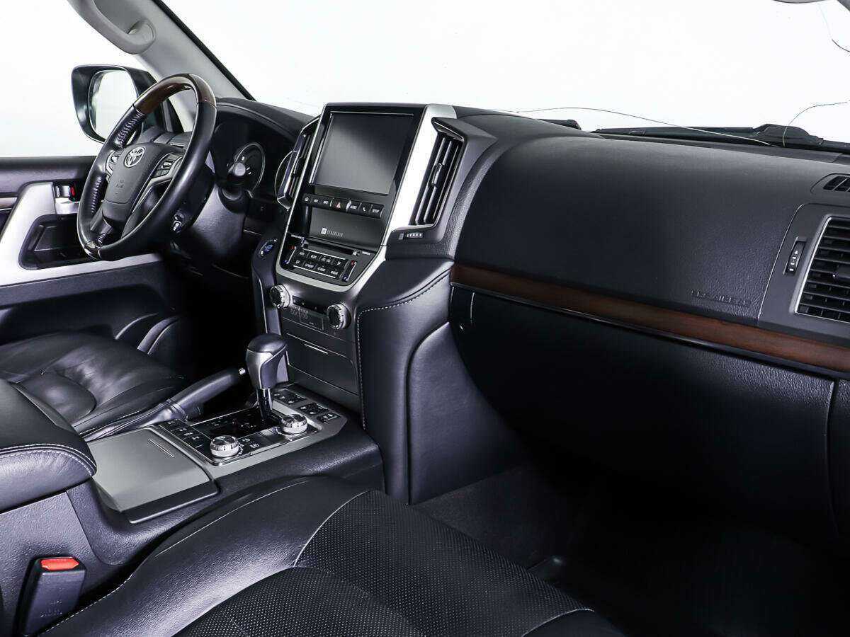 Купить Toyota Land Cruiser с пробегом. Фото: #8