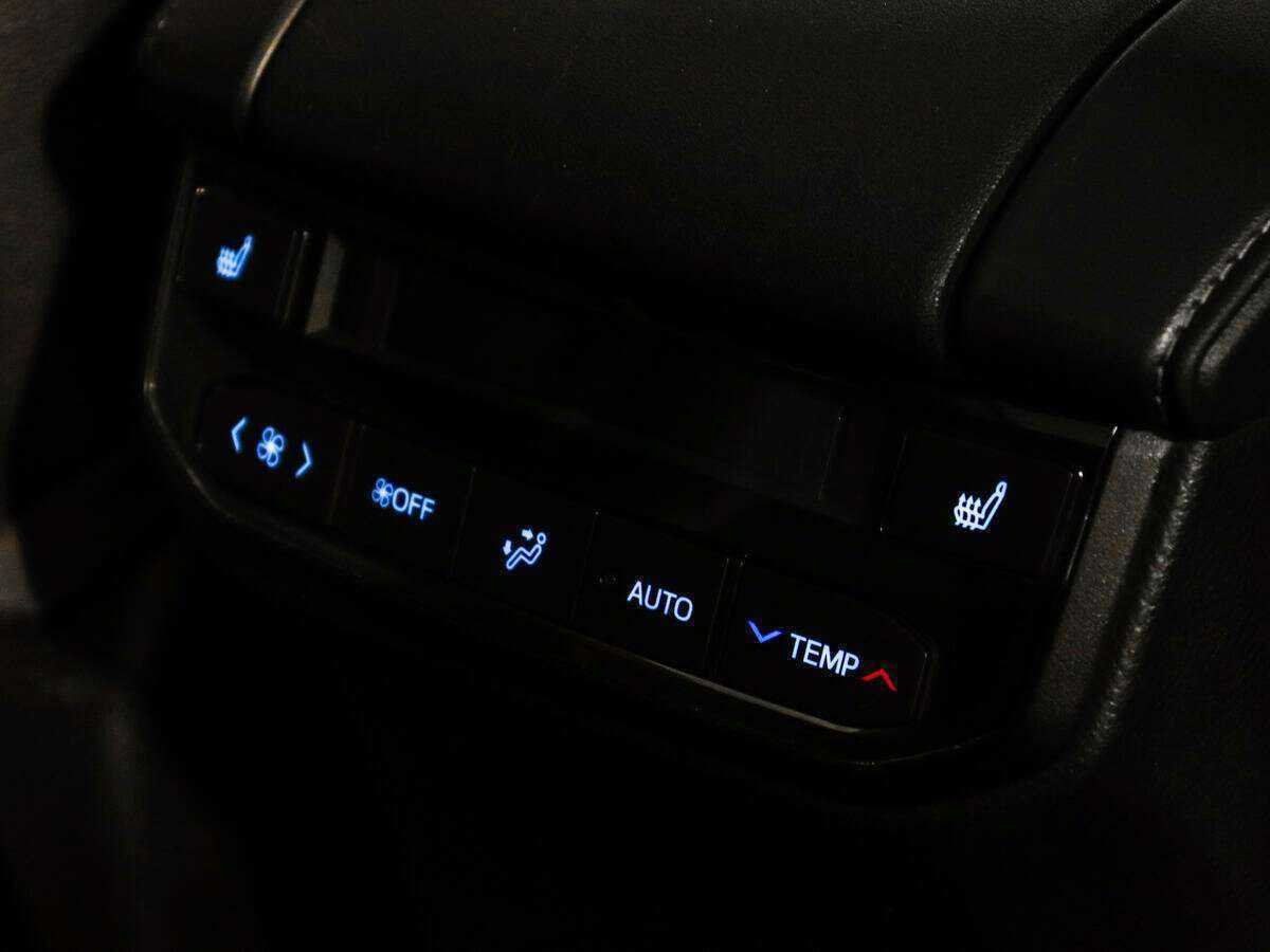 Купить Toyota Highlander с пробегом. Фото: #21