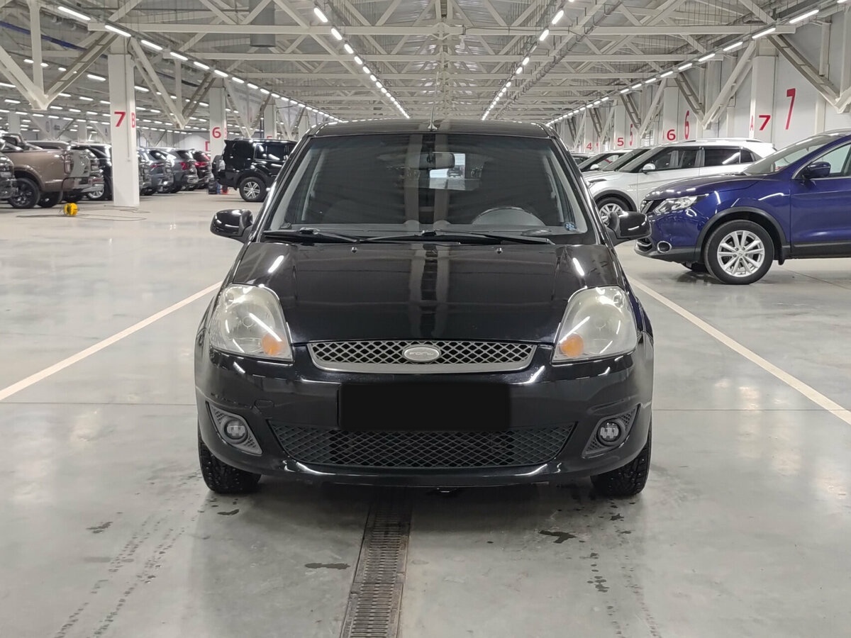 Купить Ford Fiesta с пробегом. Фото: #1