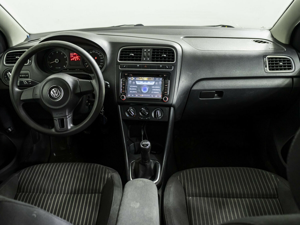 Купить Volkswagen Polo с пробегом. Фото: #10