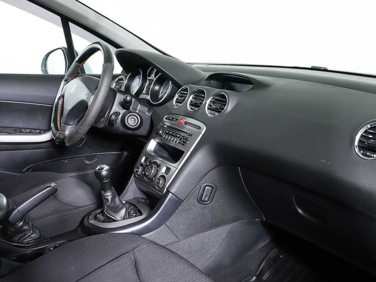 Купить Peugeot 408 с пробегом. Фото: #8