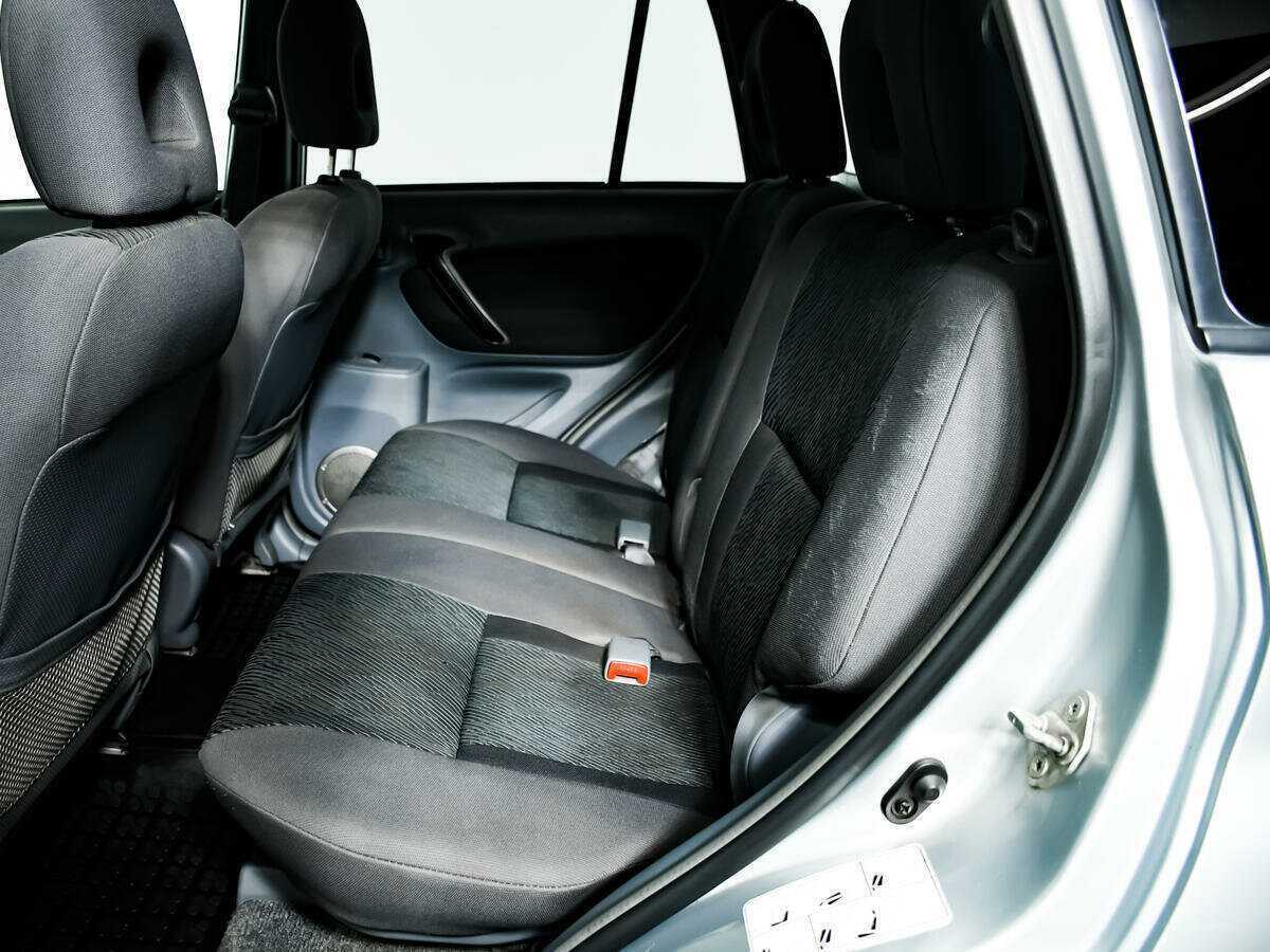 Купить Toyota RAV4 с пробегом. Фото: #11