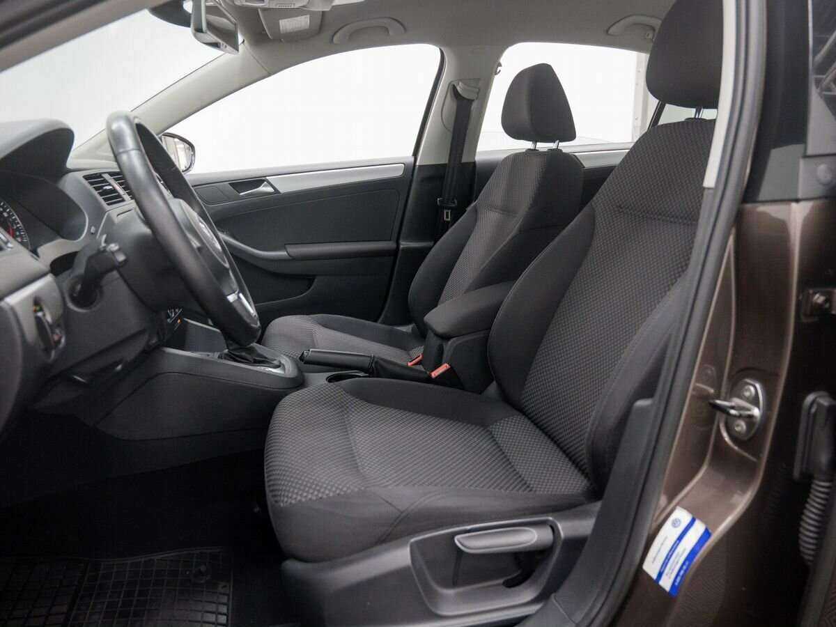 Купить Volkswagen Jetta с пробегом. Фото: #10