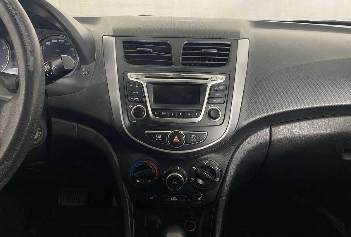 Купить Hyundai Solaris с пробегом. Фото: #11