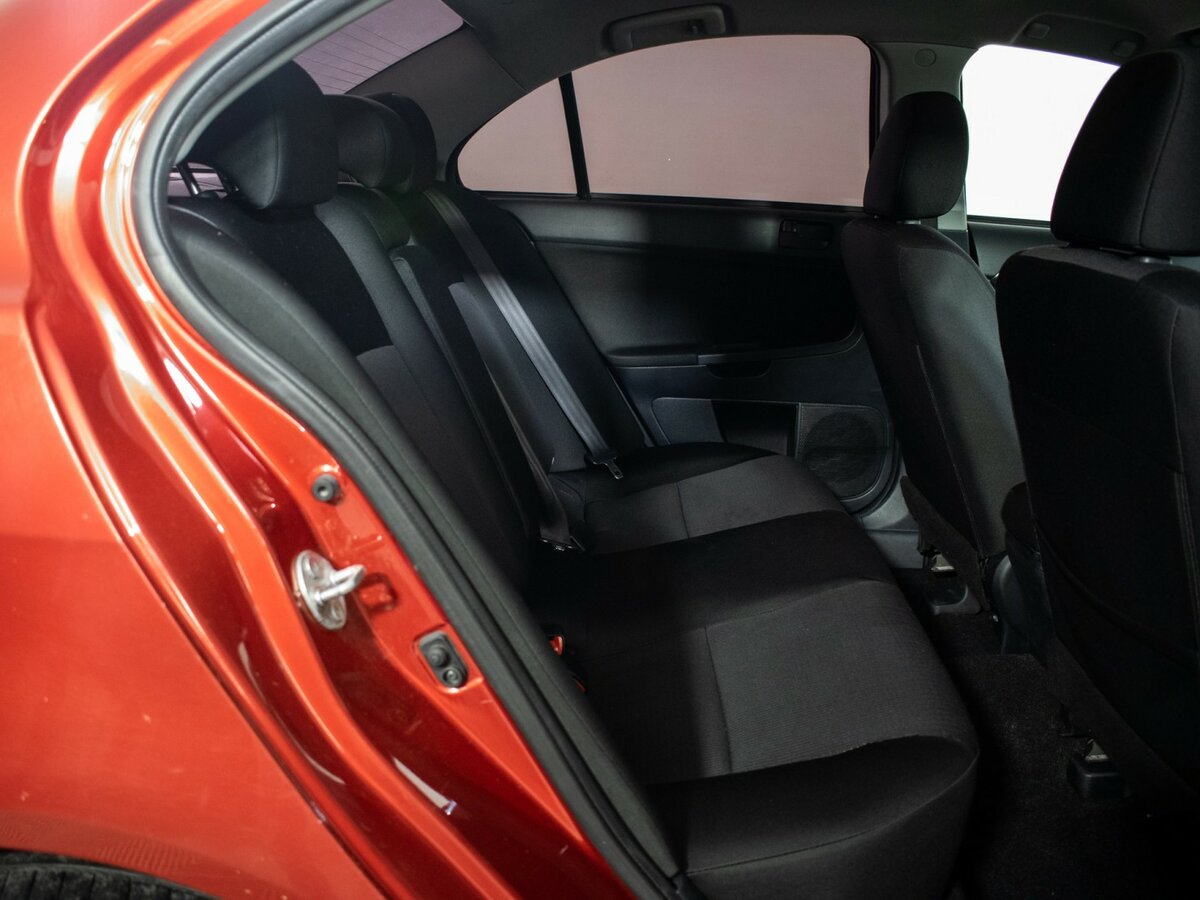 Купить Mitsubishi Lancer с пробегом. Фото: #8