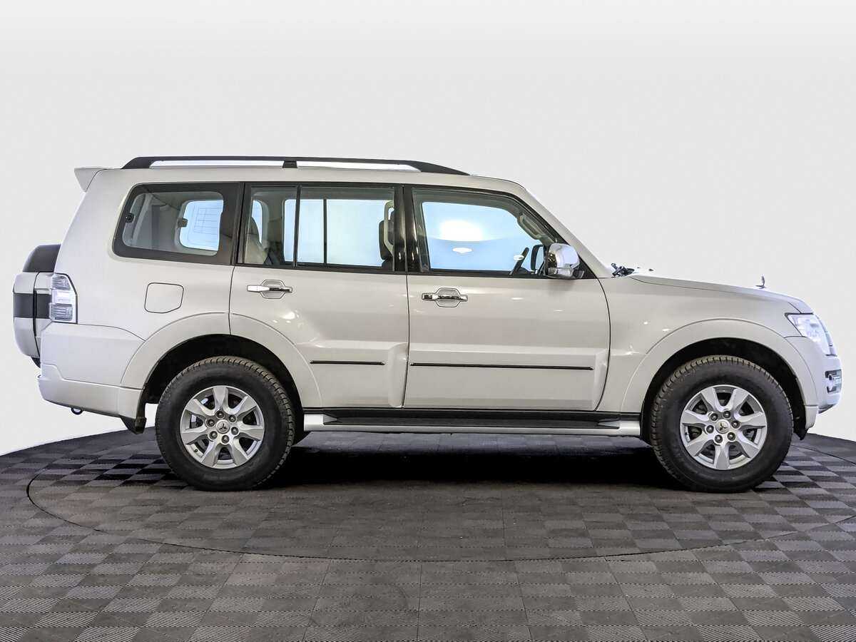 Купить Mitsubishi Pajero с пробегом. Фото: #3