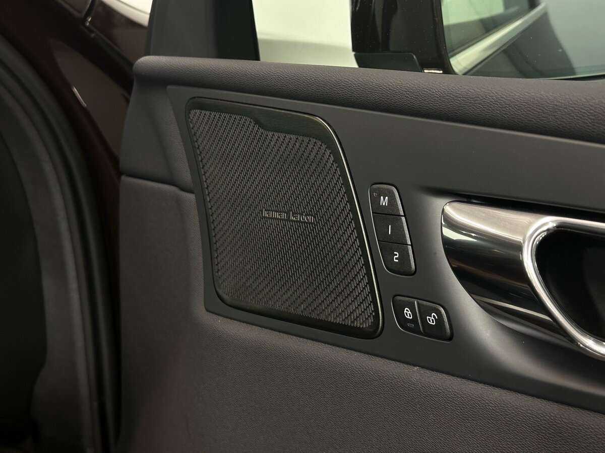 Купить Volvo XC60 с пробегом. Фото: #23