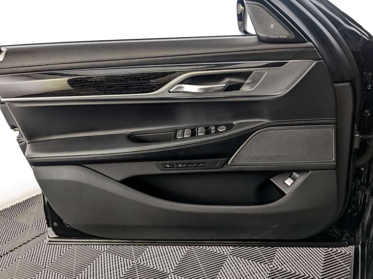 Купить BMW 7 серии с пробегом. Фото: #13