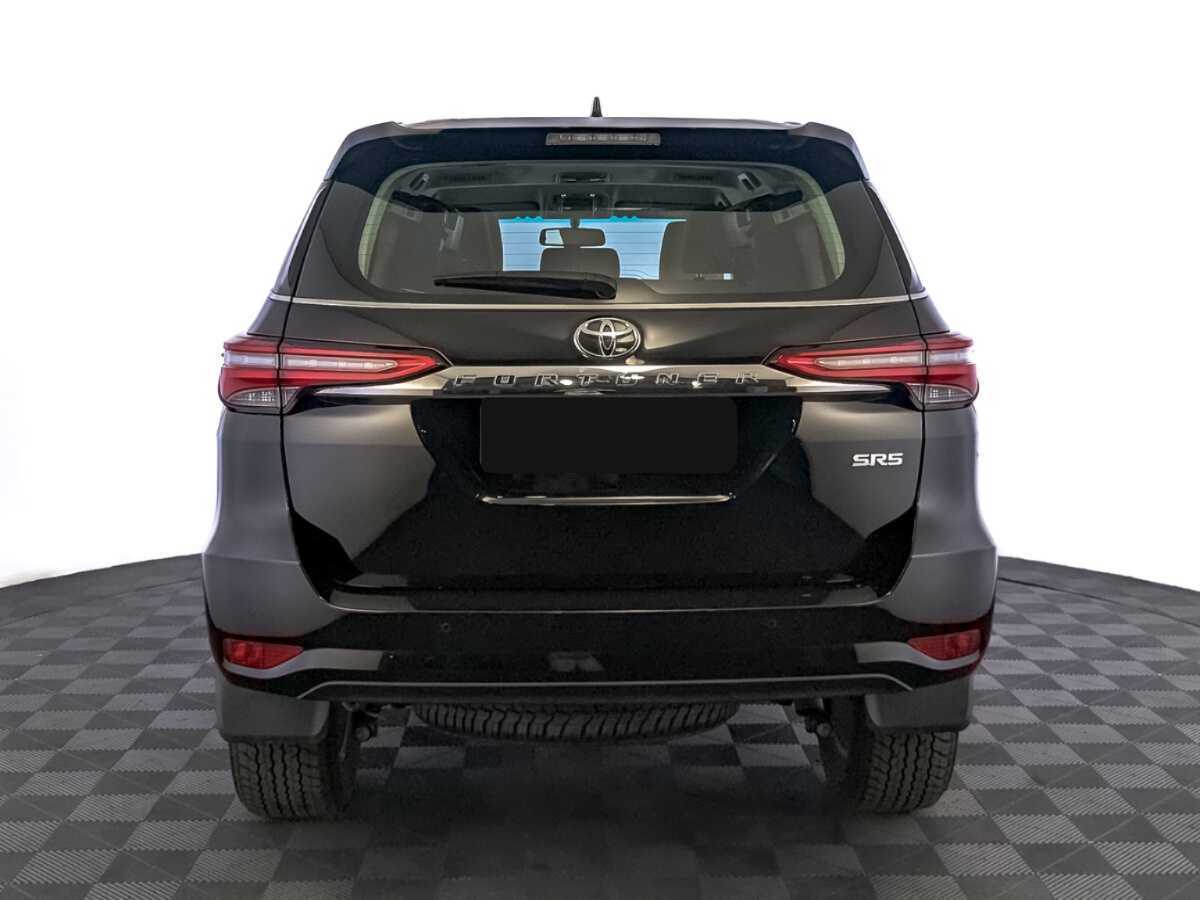 Купить Toyota Fortuner с пробегом. Фото: #5