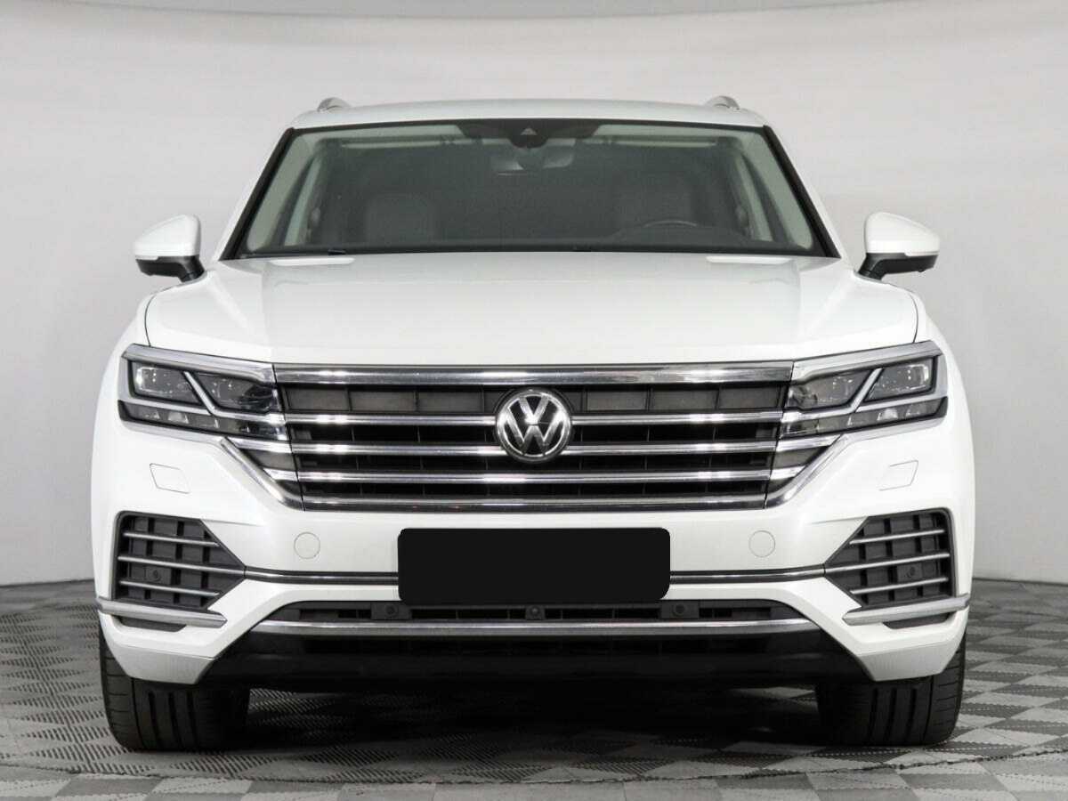 Купить Volkswagen Touareg с пробегом. Фото: #1
