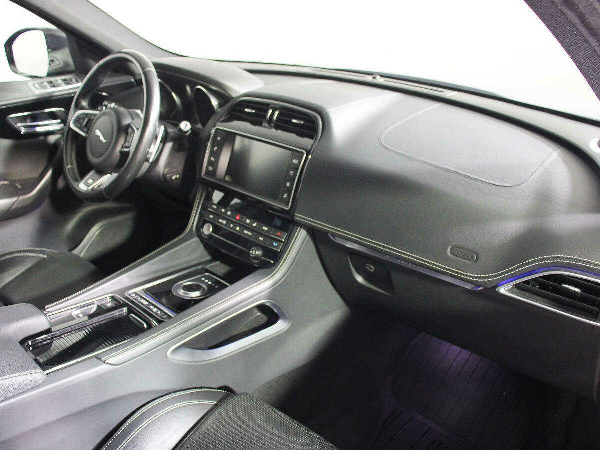 Купить Jaguar F-Pace с пробегом. Фото: #6