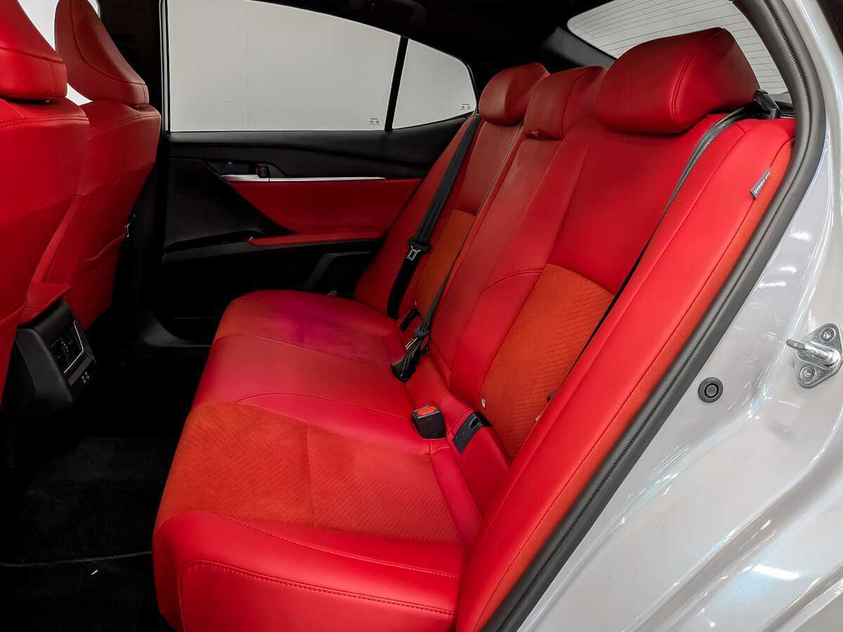 Купить Toyota Camry с пробегом. Фото: #11