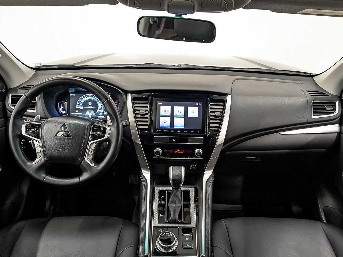 Купить Mitsubishi Montero Sport с пробегом. Фото: #11
