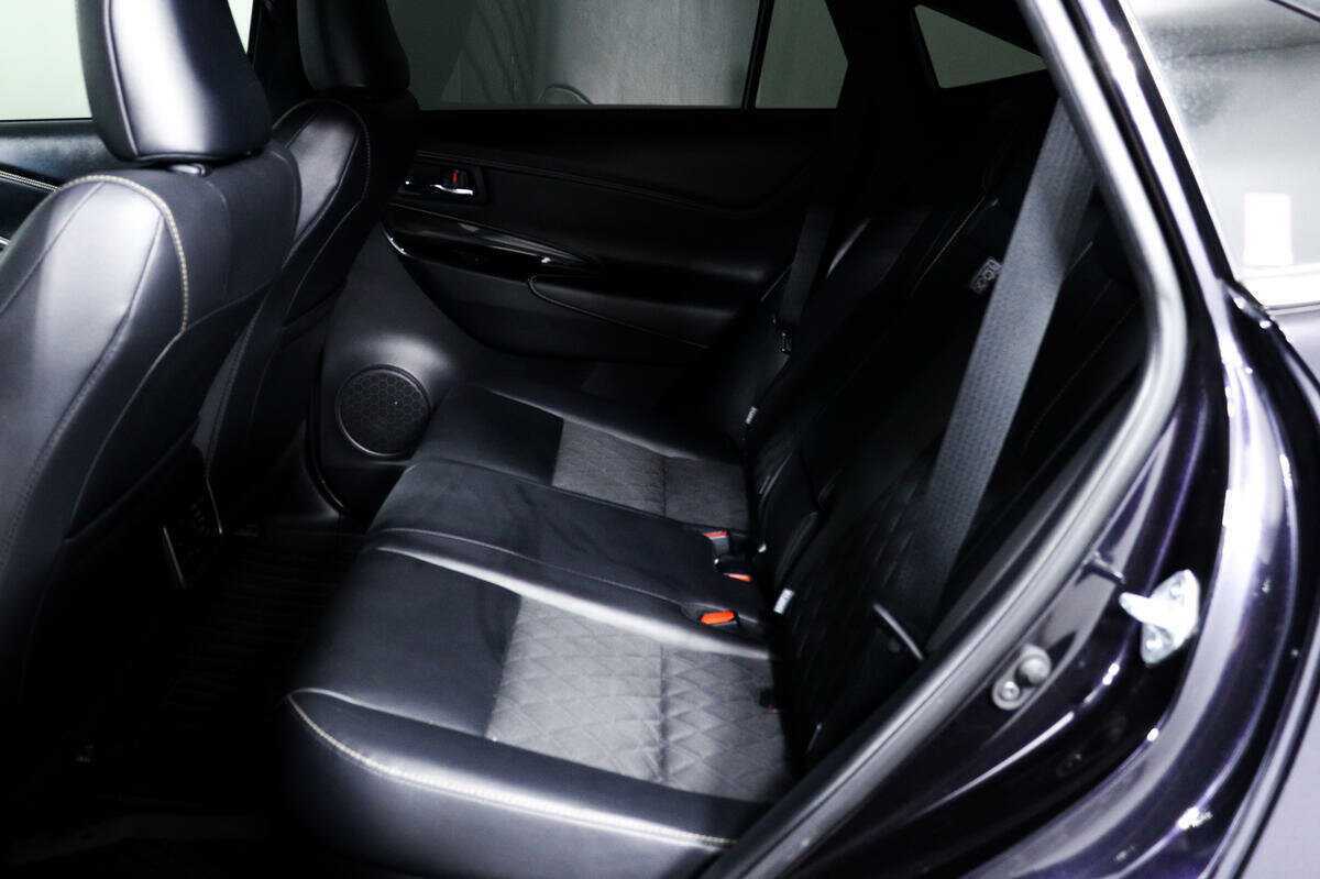 Купить Toyota Harrier с пробегом. Фото: #11