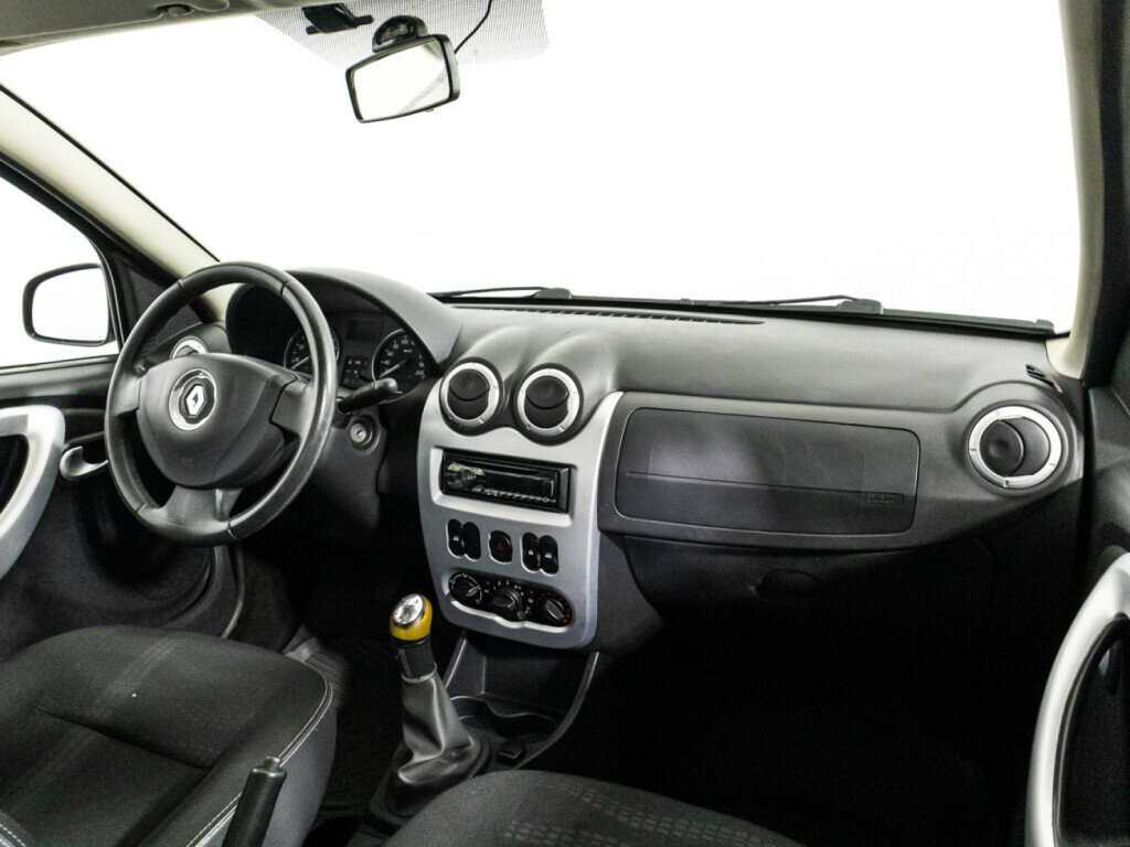 Купить Renault Sandero с пробегом. Фото: #8