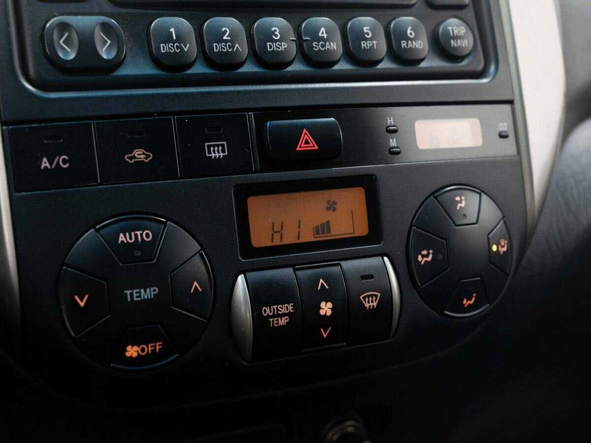 Купить Toyota RAV4 с пробегом. Фото: #16