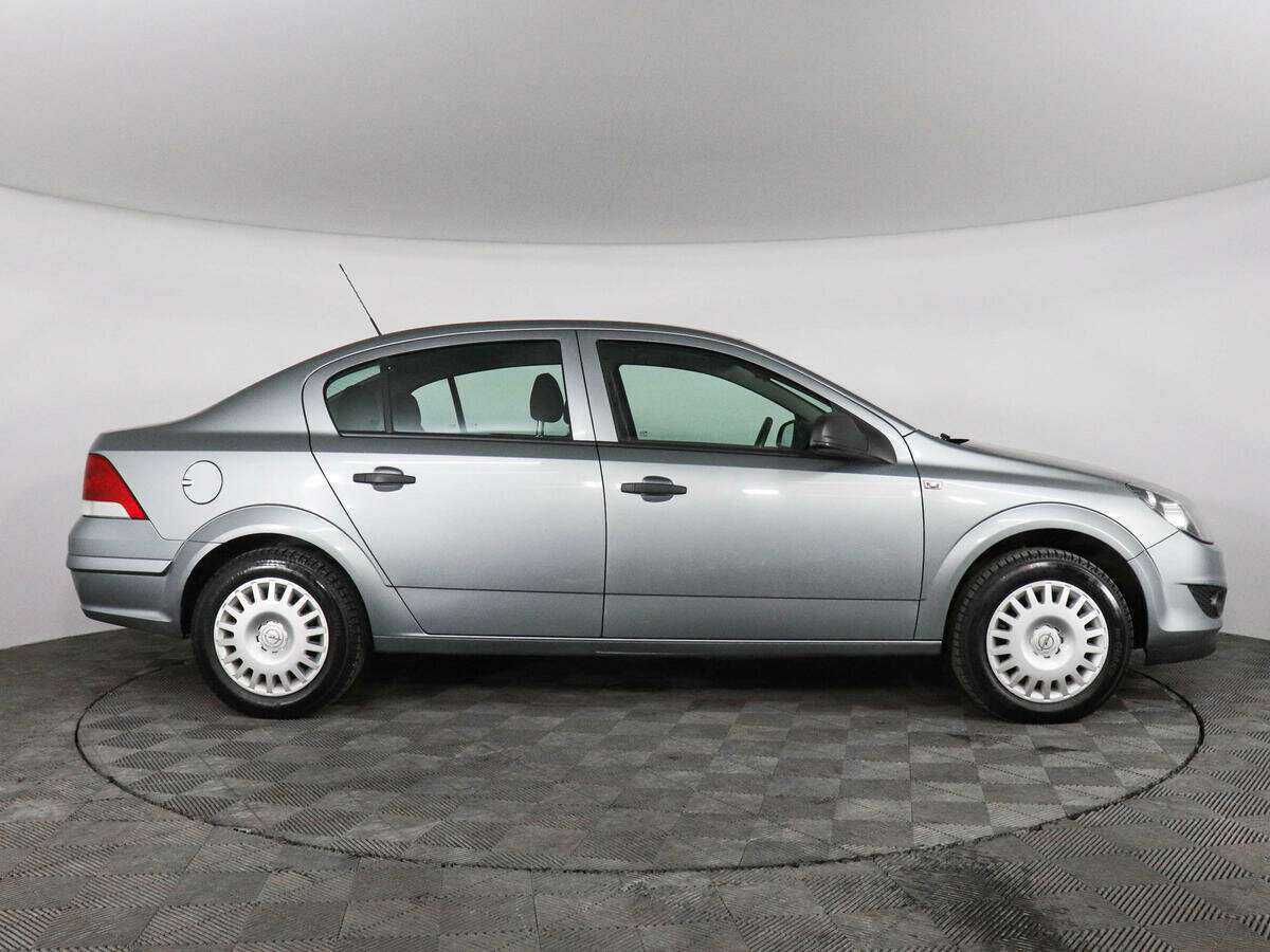 Купить Opel Astra с пробегом. Фото: #3
