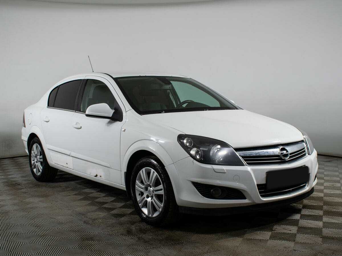 Купить Opel Astra с пробегом. Фото: #2