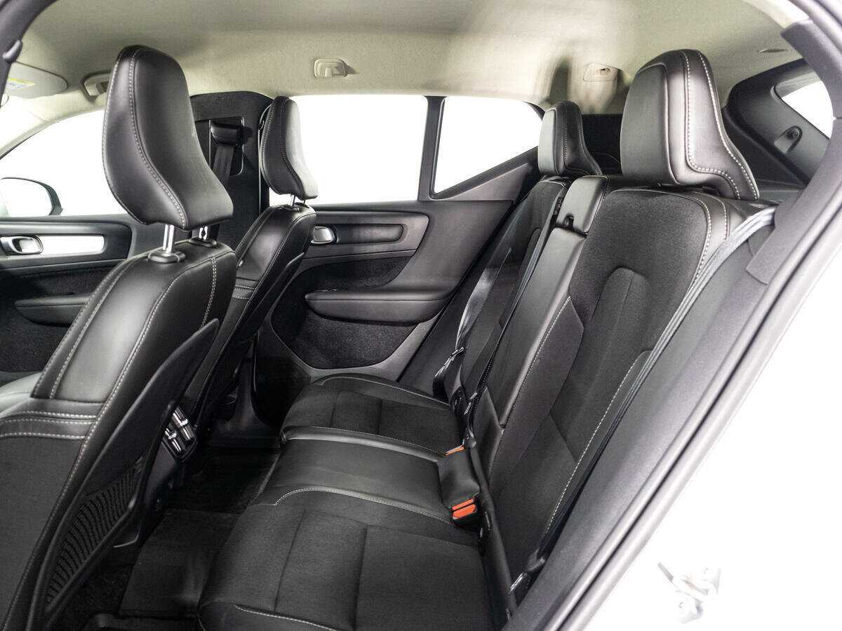 Купить Volvo XC40 с пробегом. Фото: #9