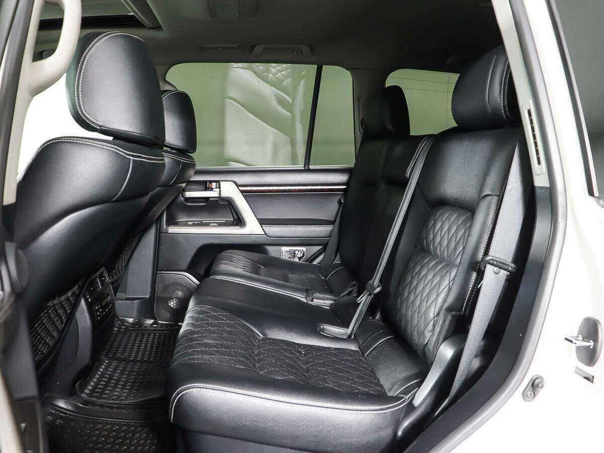 Купить Toyota Land Cruiser с пробегом. Фото: #8