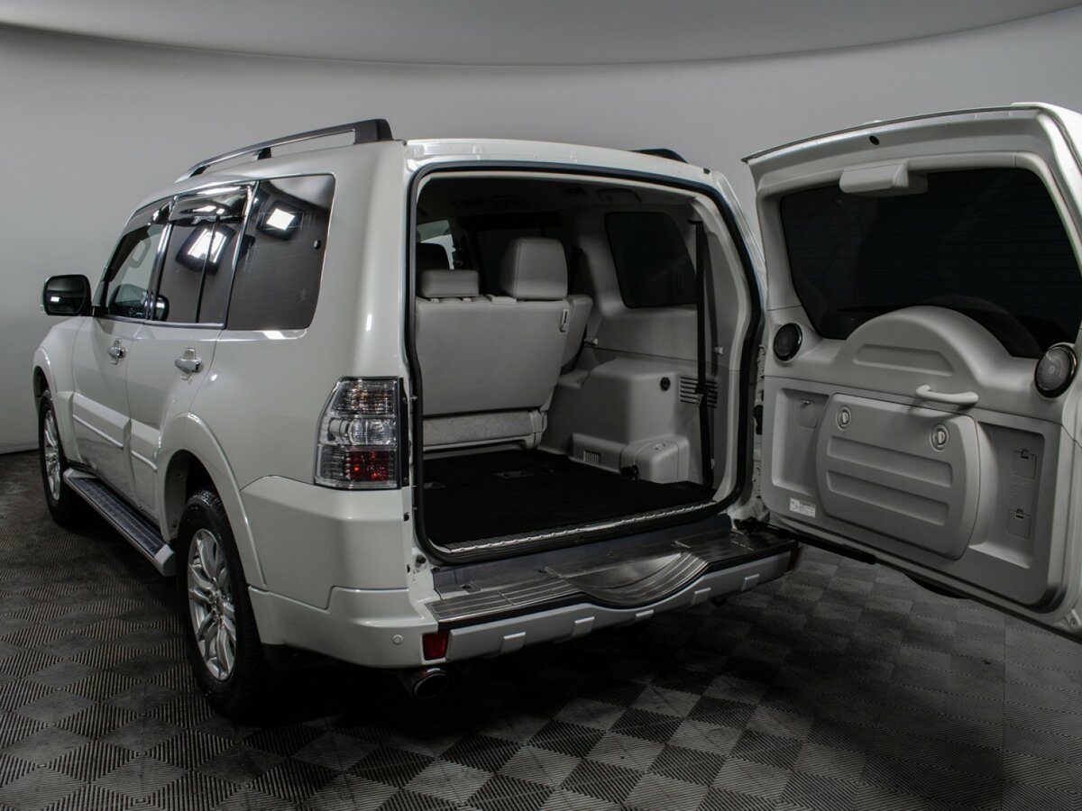 Купить Mitsubishi Pajero с пробегом. Фото: #16