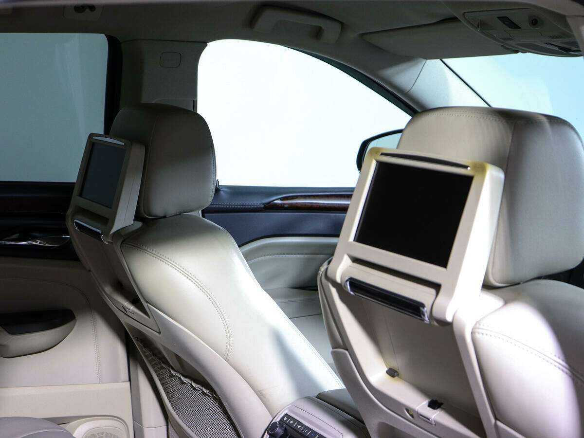 Купить Cadillac SRX с пробегом. Фото: #14