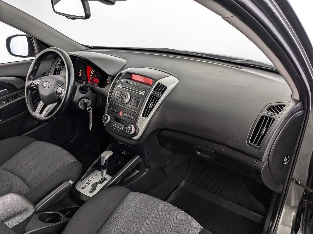 Купить Kia Ceed с пробегом. Фото: #8