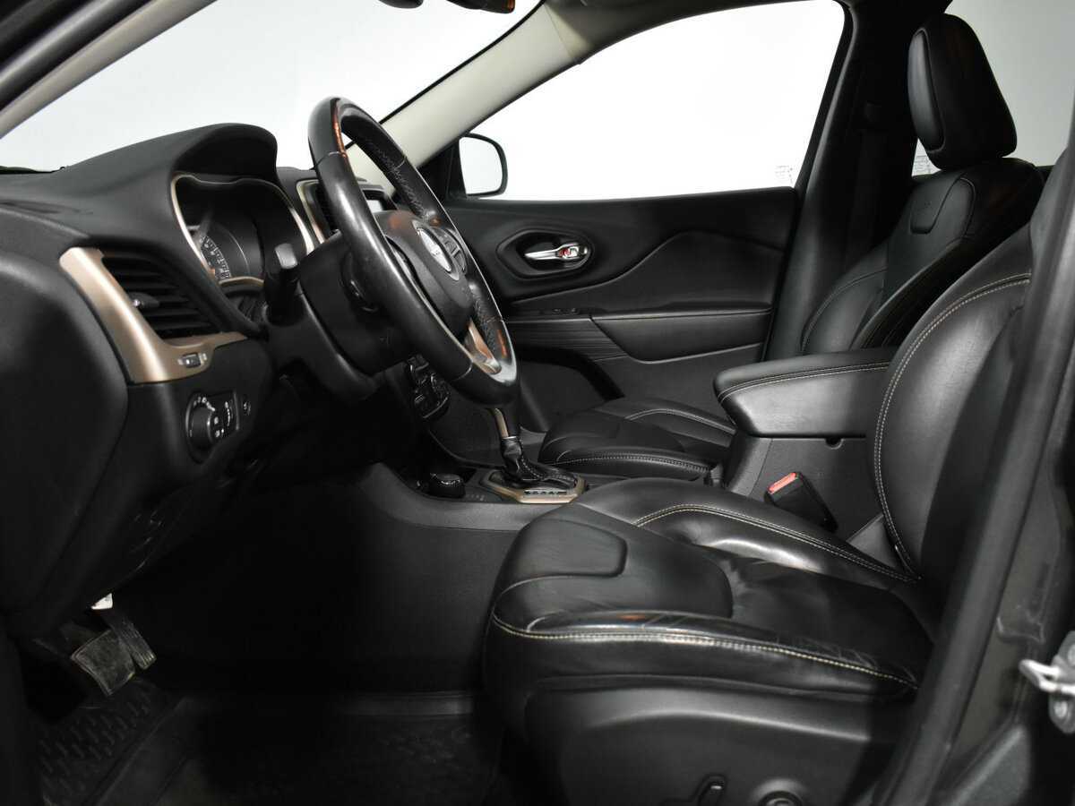 Купить Jeep Cherokee с пробегом. Фото: #17