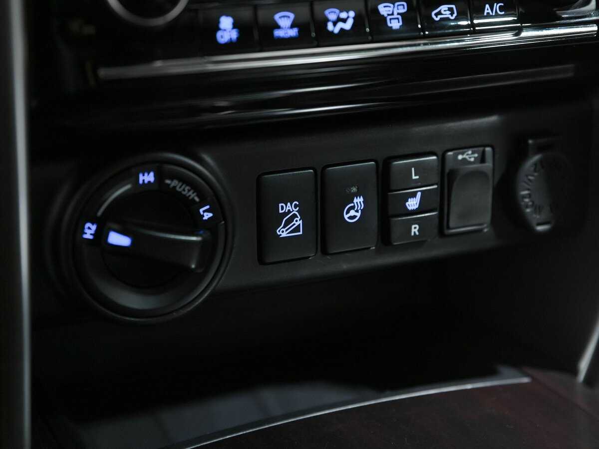 Купить Toyota Fortuner с пробегом. Фото: #12