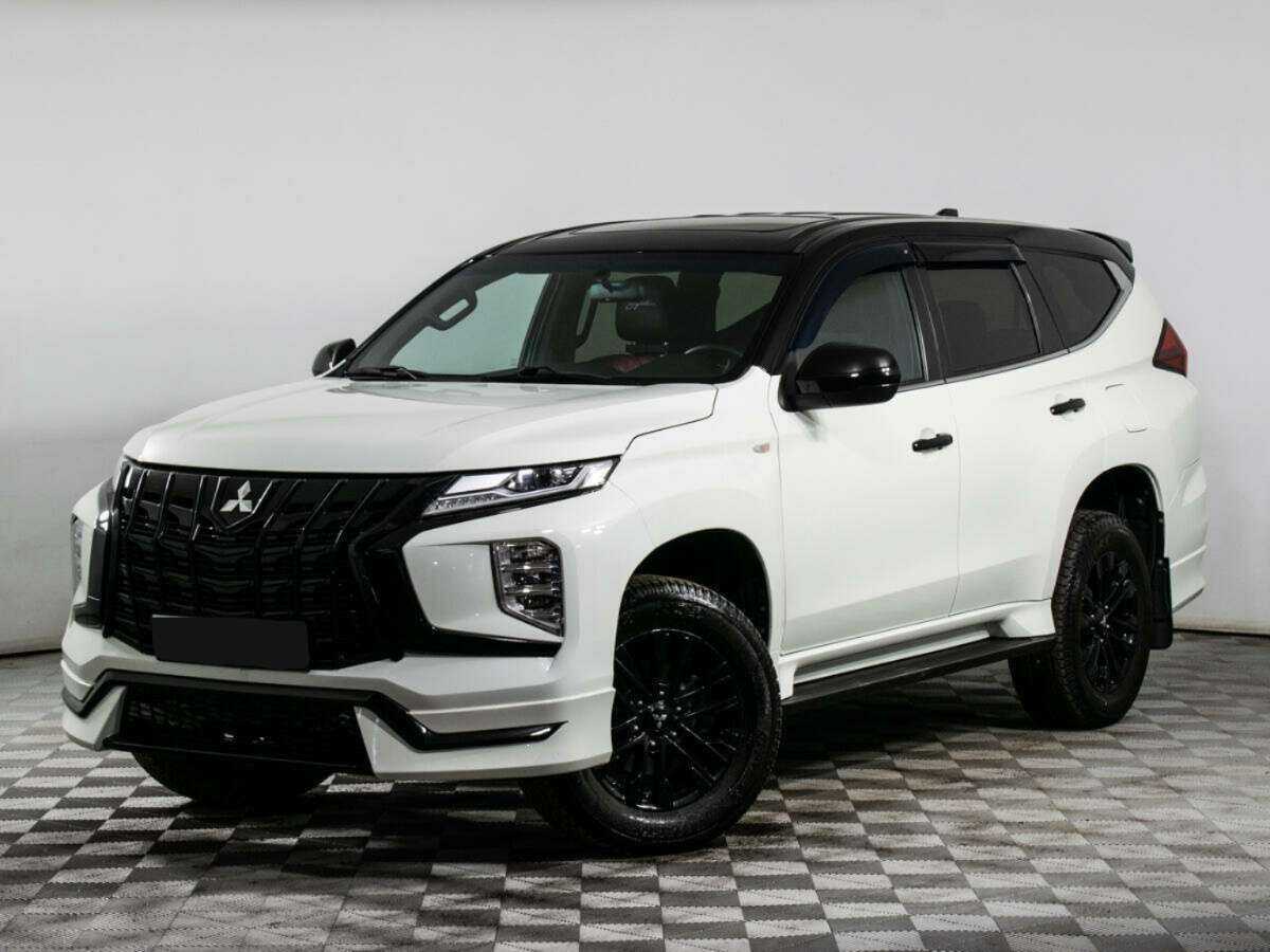 Купить Mitsubishi Montero Sport с пробегом. Фото: #0