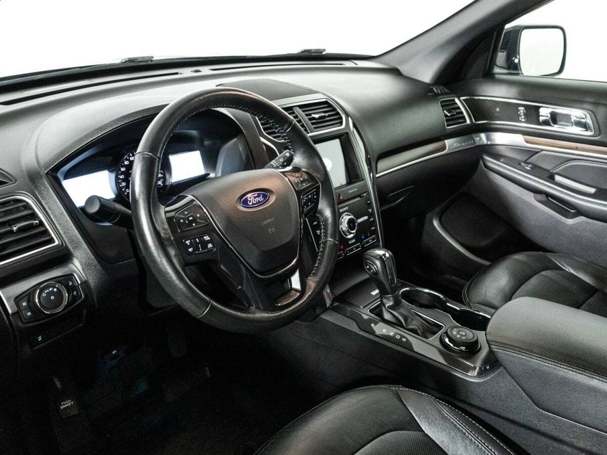 Купить Ford Explorer с пробегом. Фото: #10