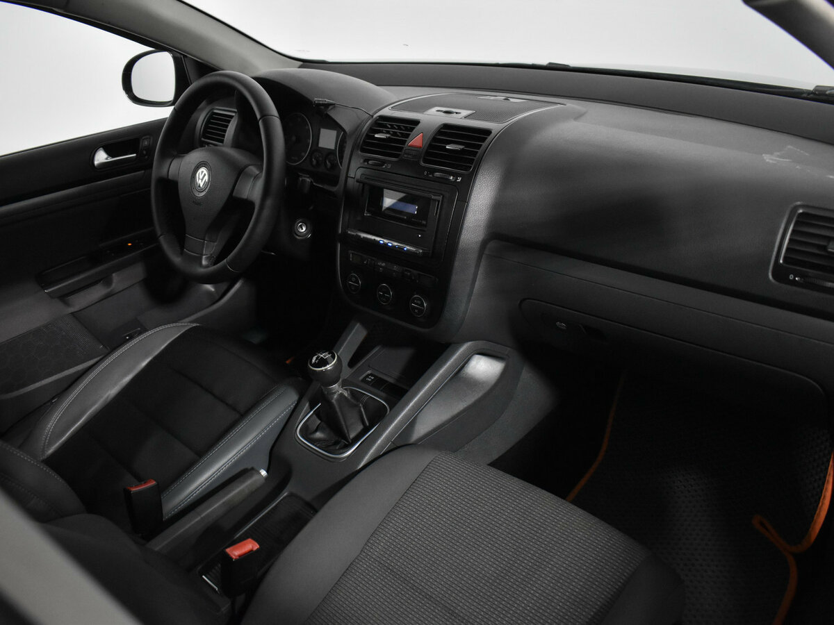 Купить Volkswagen Jetta с пробегом. Фото: #11
