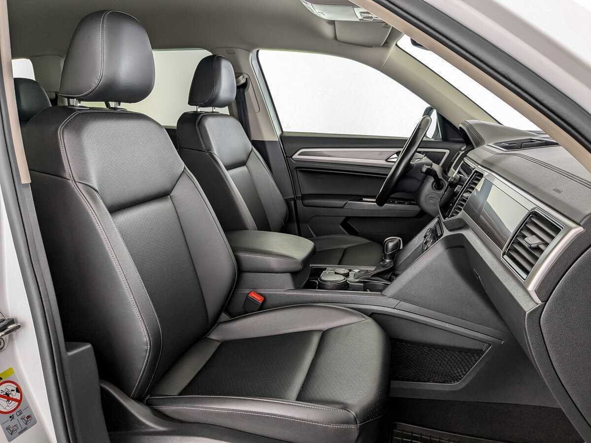 Купить Volkswagen Teramont с пробегом. Фото: #21