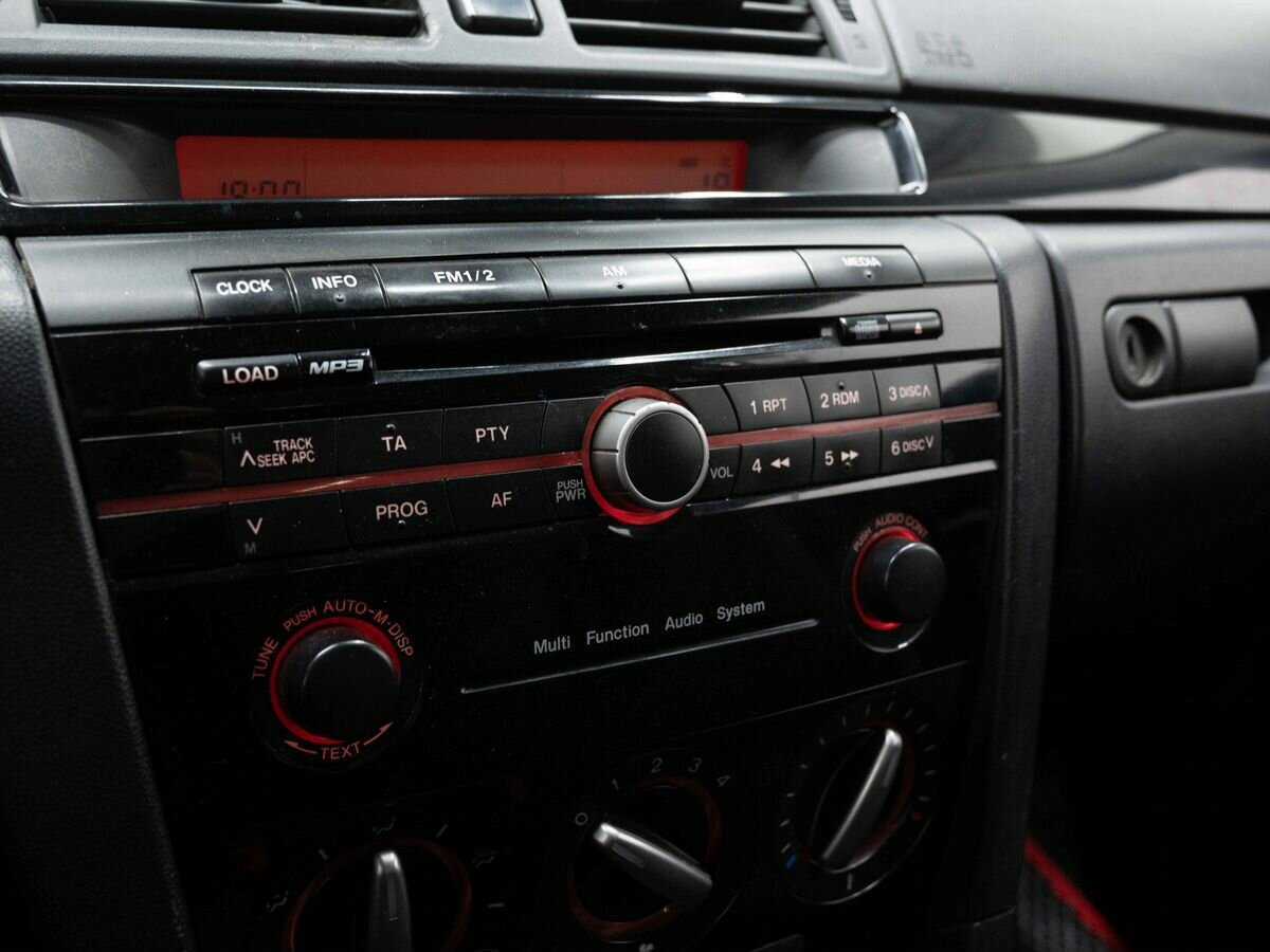 Купить Mazda 3 с пробегом. Фото: #9