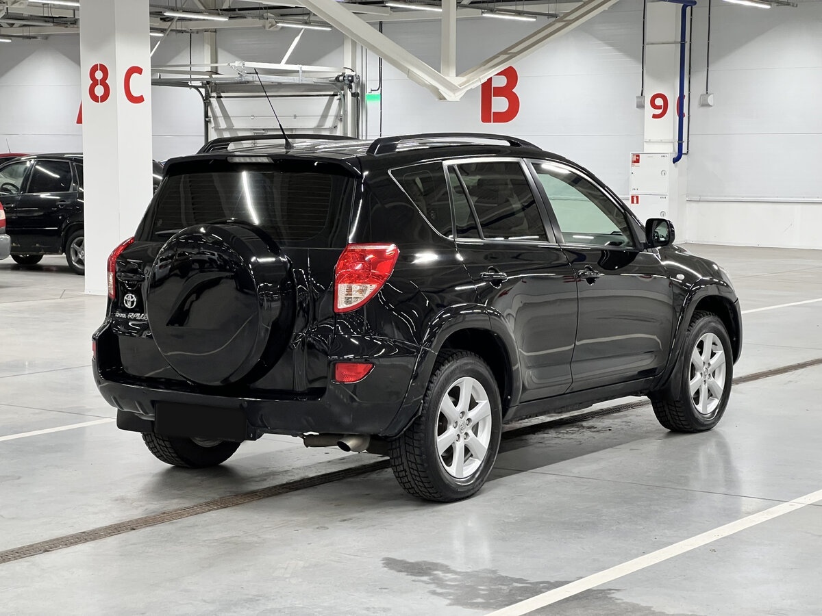 Купить Toyota RAV4 с пробегом. Фото: #4
