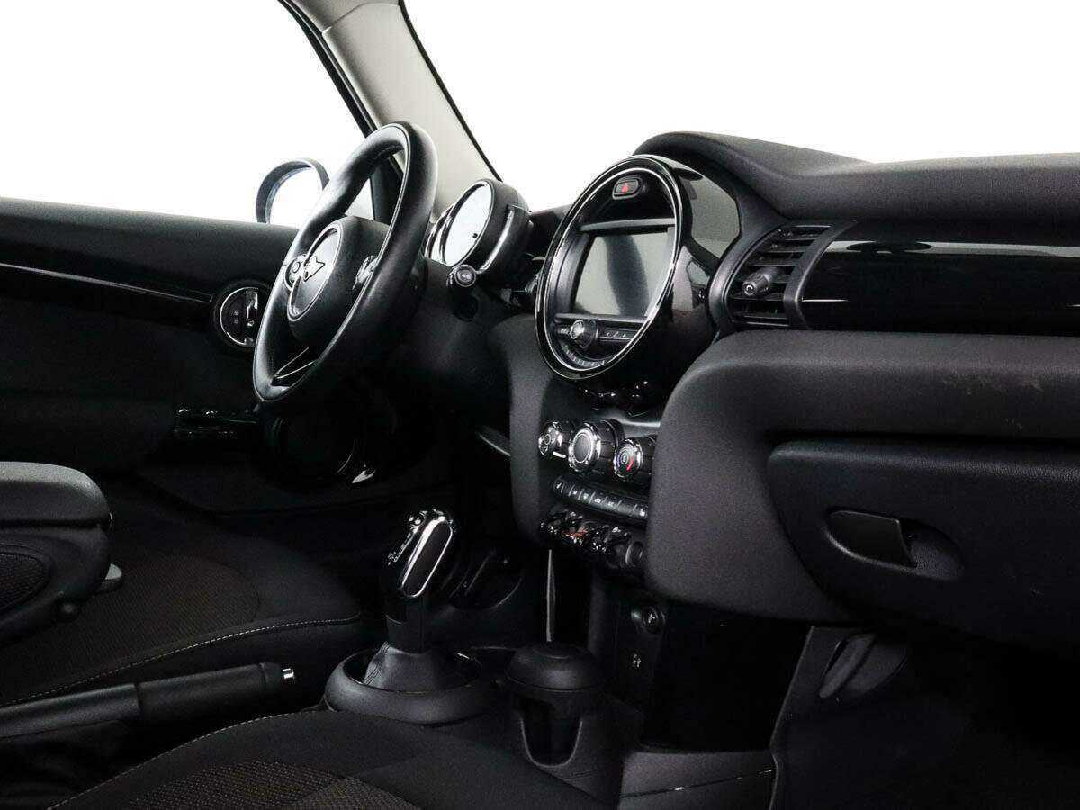 Купить Mini Hatch с пробегом. Фото: #5