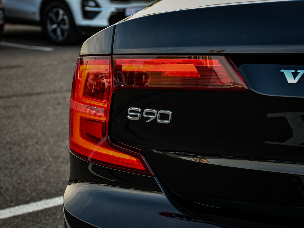 Купить Volvo S90 с пробегом. Фото: #17