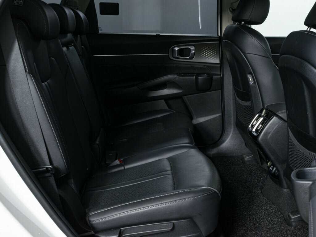 Купить Kia Sorento с пробегом. Фото: #10