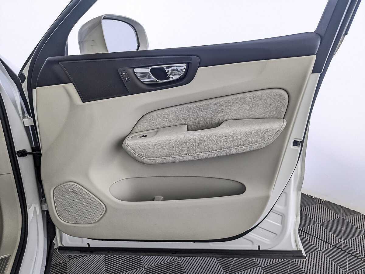 Купить Volvo XC60 с пробегом. Фото: #24