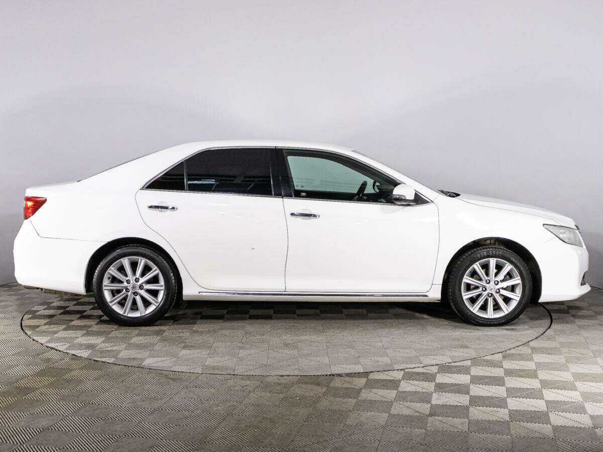 Купить Toyota Camry с пробегом. Фото: #3