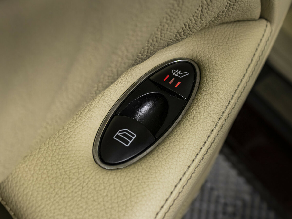 Купить Mercedes-Benz E-Класс с пробегом. Фото: #17