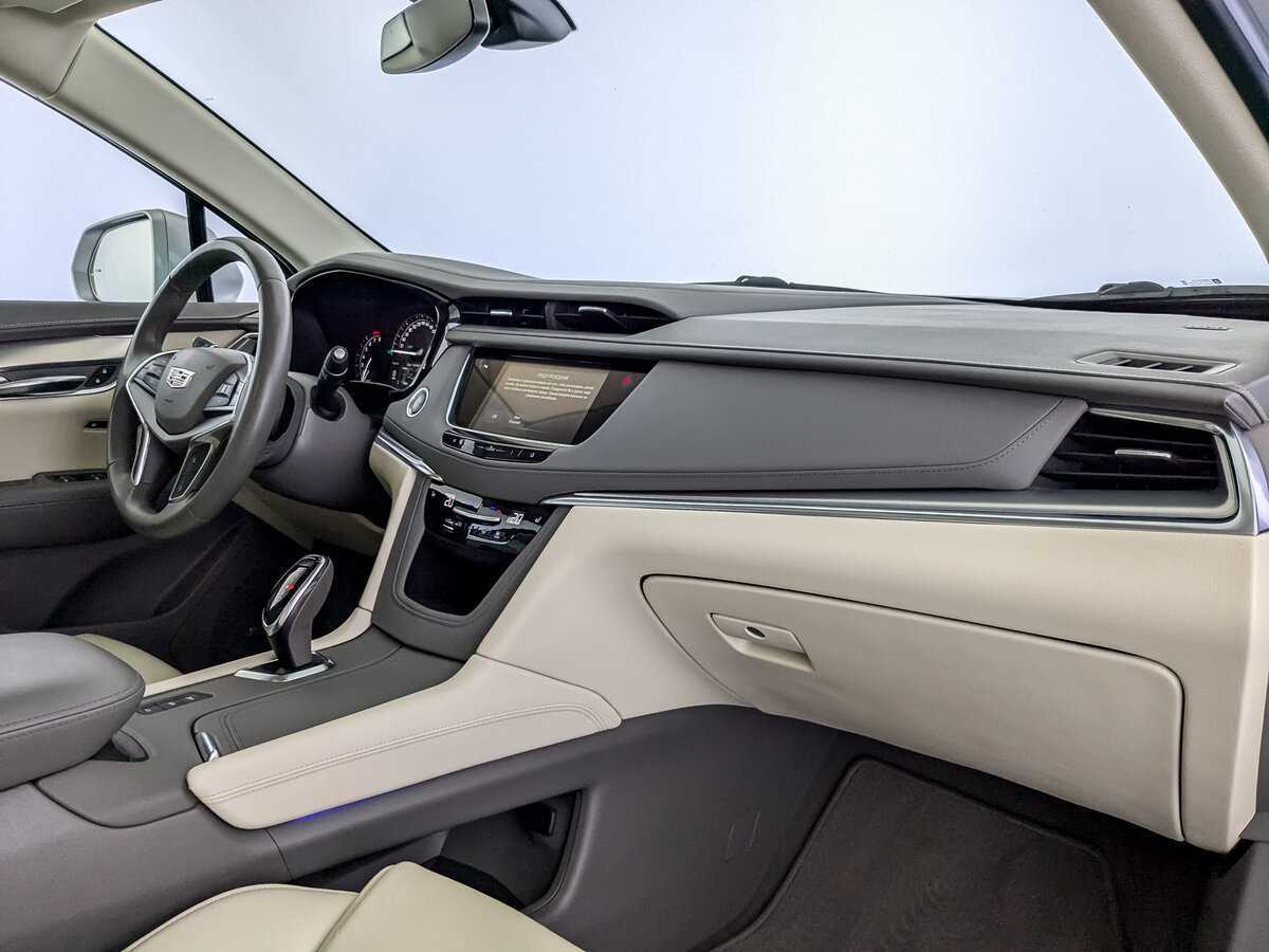 Купить Cadillac XT5 с пробегом. Фото: #8