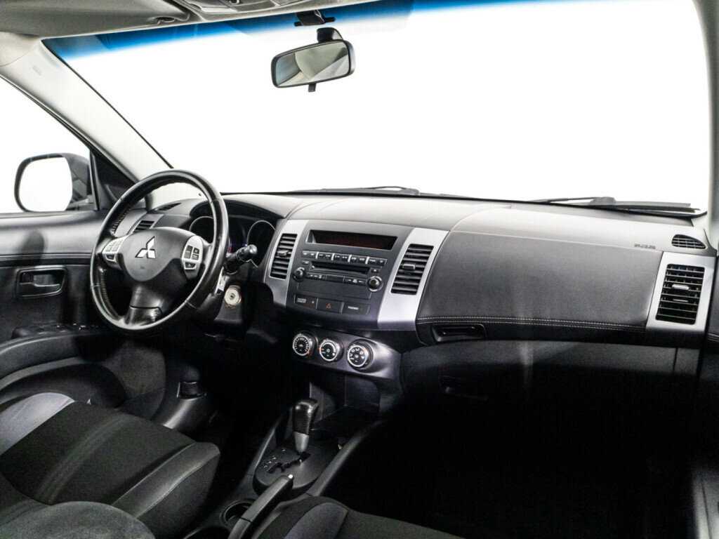 Купить Mitsubishi Outlander с пробегом. Фото: #8